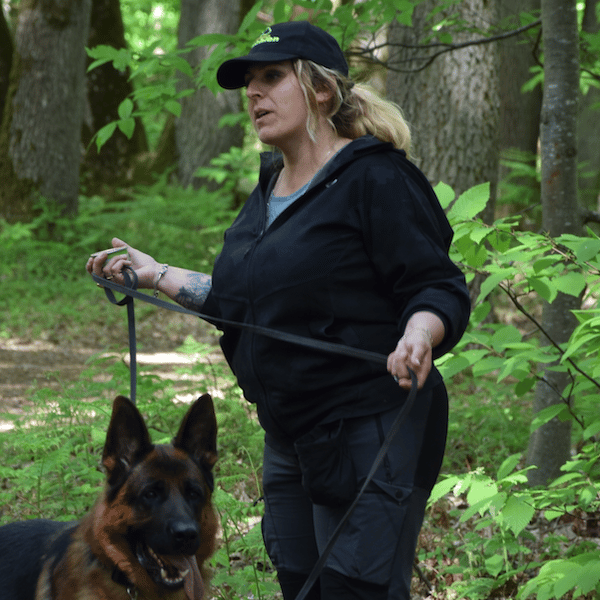 Stéphanie educhien formation professionnelle île-de-france Paris centre de formation education canine devenir educateur canin reconversion professionnelle animaux