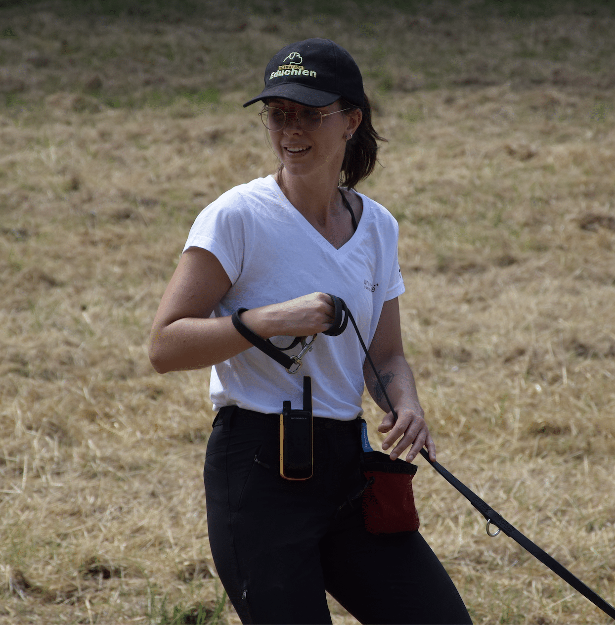 Julie élèves formation professionnelle éducateurs canins EDUCHIEN pratique en refuge Spa