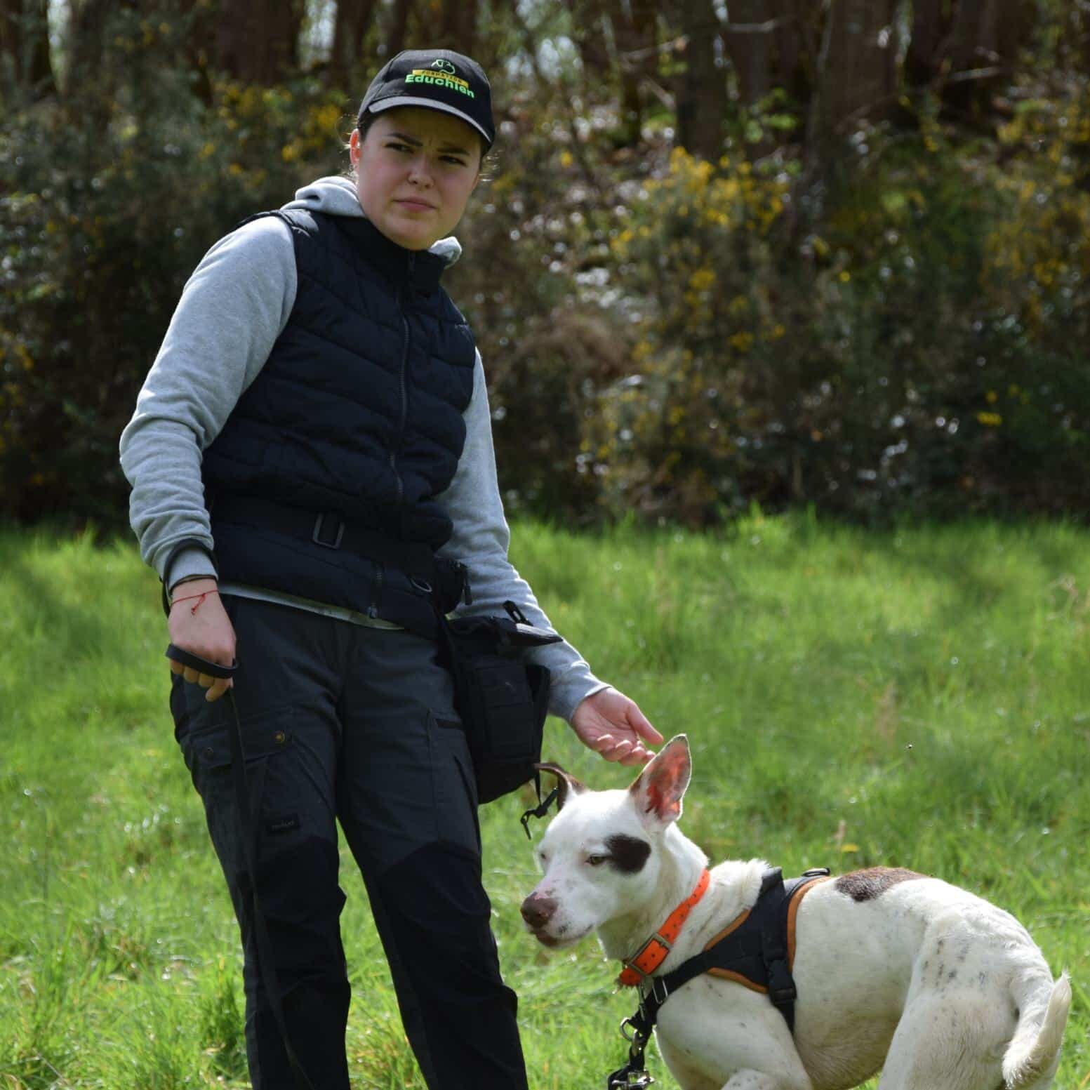 FORMATION ÉDUCATEUR CANIN : Merci infiniment pour ces trois semaines, pour toutes les attentions du début de formation, tous les petits déjeunes, les sorties ect. Les supports sont très appréciable. Vous êtes une équipe au top, dynamique, passionnée, à l’écoute, de bonne humeur. Je referais ce choix de formation sans aucune hésitation. J’ai hâte de suivre les prochaines séances de formation chez vous !