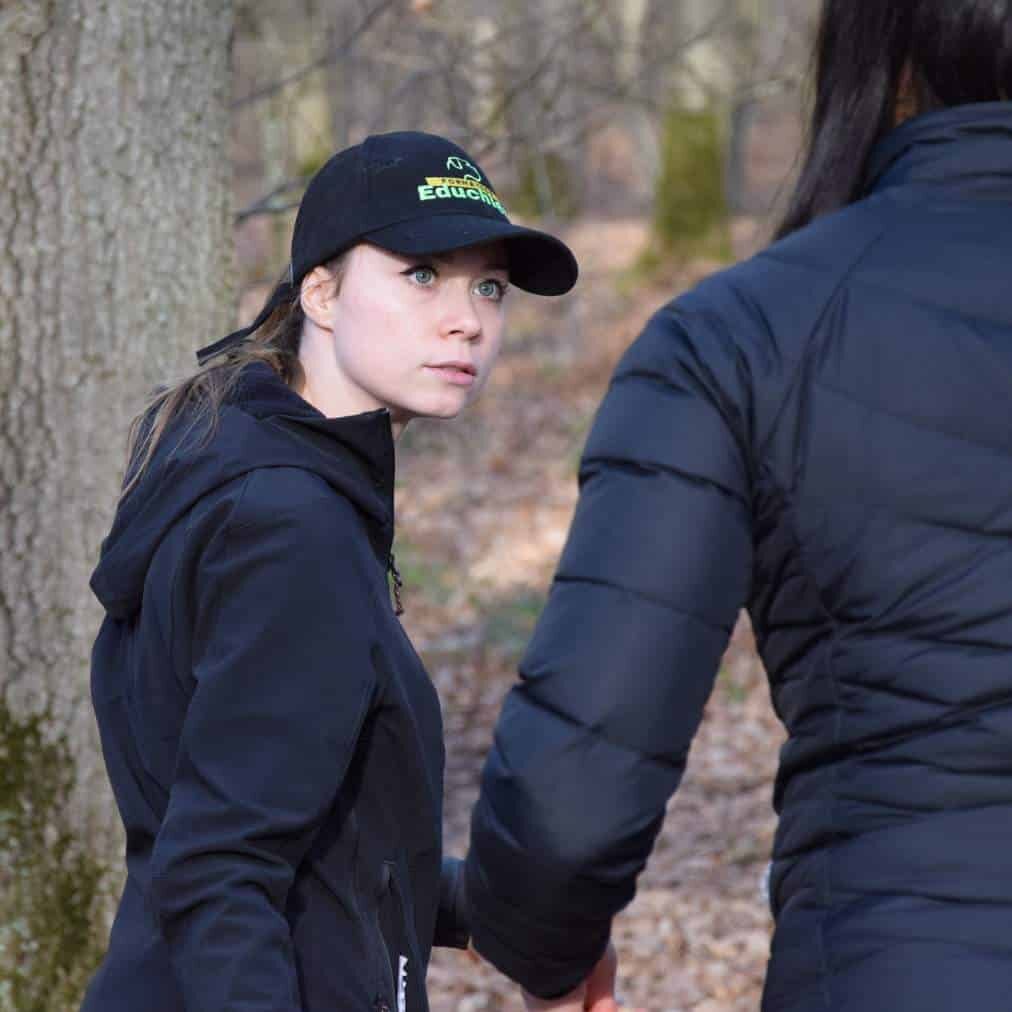 Avis élève de formation pro éducateur canin : Félicitation pour la création de cette formation qui nous permet d’acquérir un savoir-faire que seule votre formation permet d’acquérir. Merci pour ce partage complet de connaissance. J’aurais aimé rester une voir deux semaines de plus, juste pour le plaisir de voir à l’œuvre les éducateurs d’Educhien et de prendre exemple😂. Merci pour l’accueil, la bienveillance et la gentillesse de tout le monde.