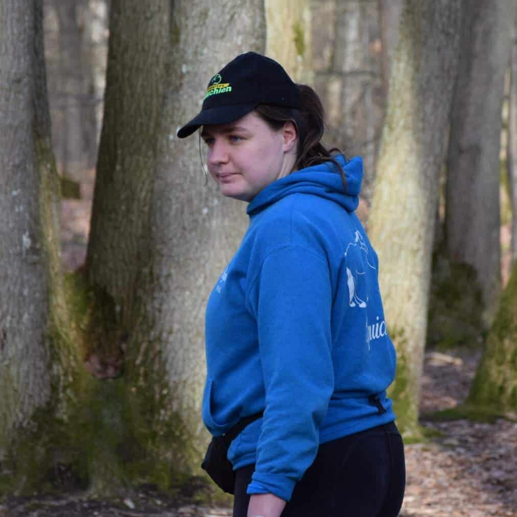 AVIS ÉLÈVE FORMATION ÉDUCATEUR CANIN COMPORTEMENTALISTE : Très heureuse d’avoir participé à cette formation. Les apports théoriques sont réellement à la hauteur de ce que j’attendais surtout sur la partie éthologie qui était passionnante. Tous les formateurs sont vraiment accessibles pour répondre aux questions. Le cadre de formation est idéal la salle est familiale ce qui donne aussi envie d’aller en cours. Les cours pratiques sont essentiels. On sent vraiment le professionnalisme qu’on recherche dans ce genre de formation Vraiment un grand merci à toute l’équipe ! Je pourrai utiliser les apports théoriques en éducation canine bien sûr mais aussi en médiation canine. Très belle vision du bien être du chien qui fait du bien à entendre !