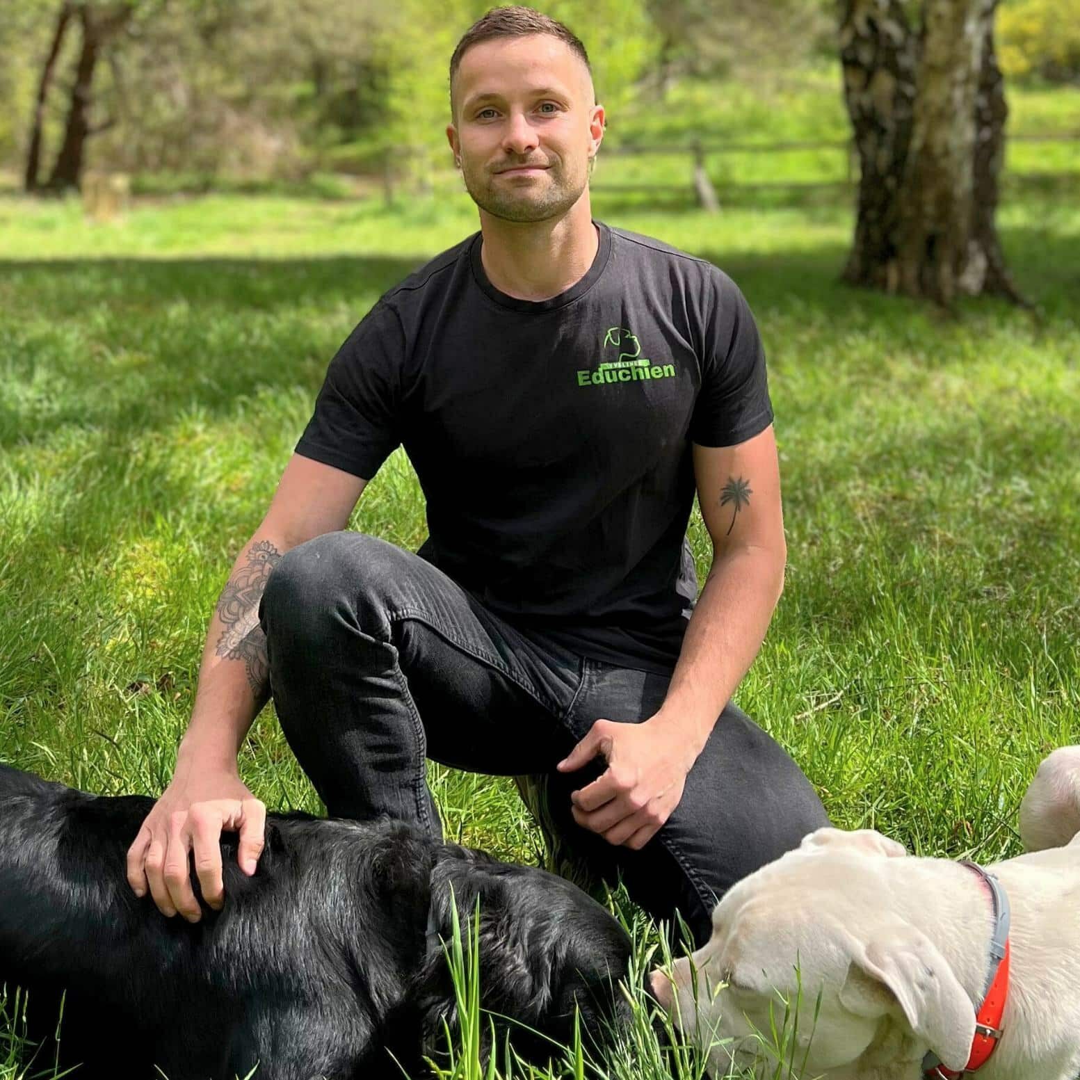 ÉQUIPE EDUCHIEN - MATTHIAS B , CHARGÉ DE MARKETING ET COMMUNICATION DIGITALE DE LA SARL EDUCHIEN